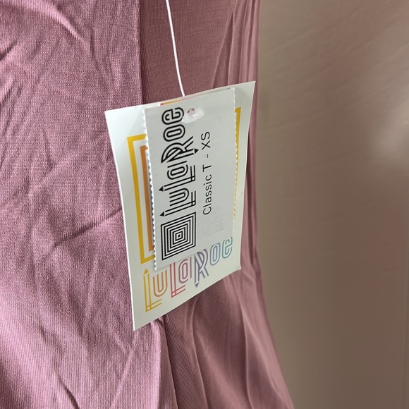 LuLaRoe Classic T - Picture 2 of 5